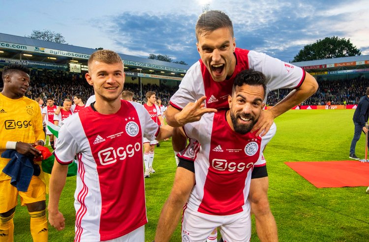 但他始终坚 但他始终坚